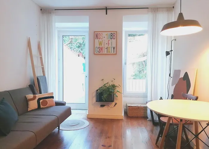 Casa Com Jardim Privado