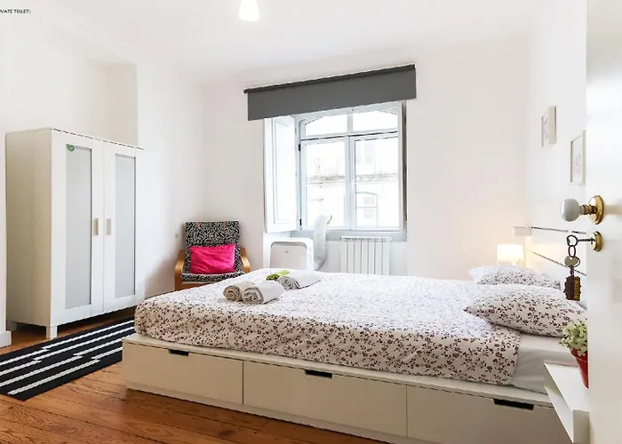 Lisbon Silver Flower - Flat In Lisbon Center