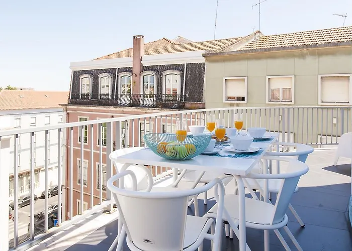ALTIDO Joyful 2BR Apt with terrace nearby São Bento Palace