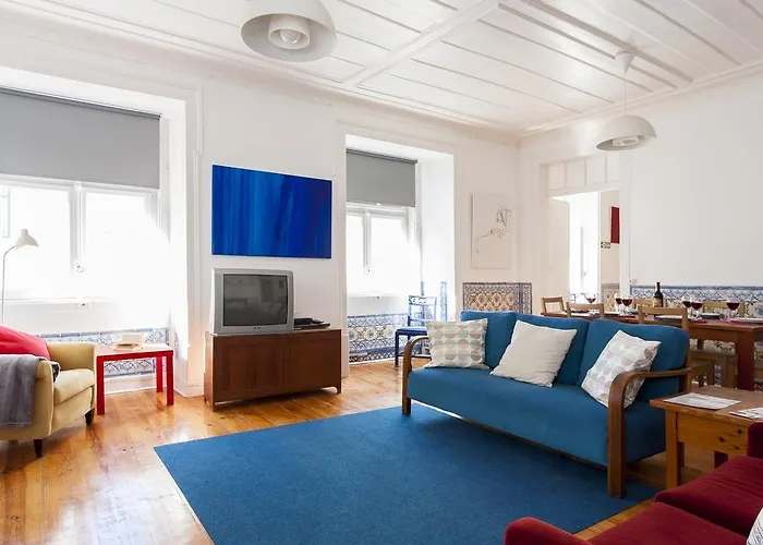 Joivy Classic 3Br Home With Workspace In Chiado, 2Mins From Baixa-Chiado Subway