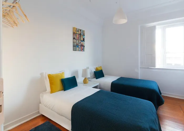 Avenida Charm Apartments