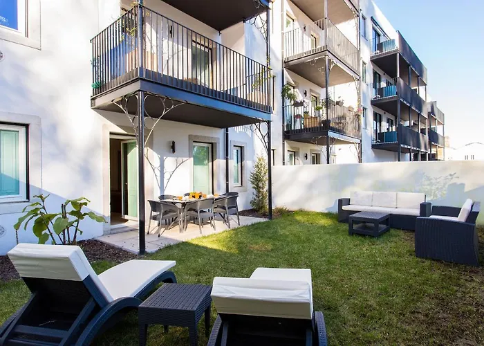 Joivy Stunning 2Br Apt With Garden, By The Avenida Subway And Botanical Garden Of Lisbon
