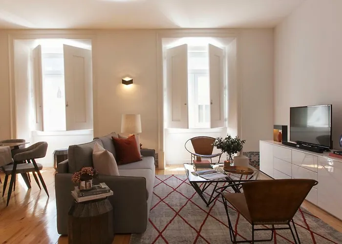 Brand New!!! Trendy Design Flat - Heart Of Chiado