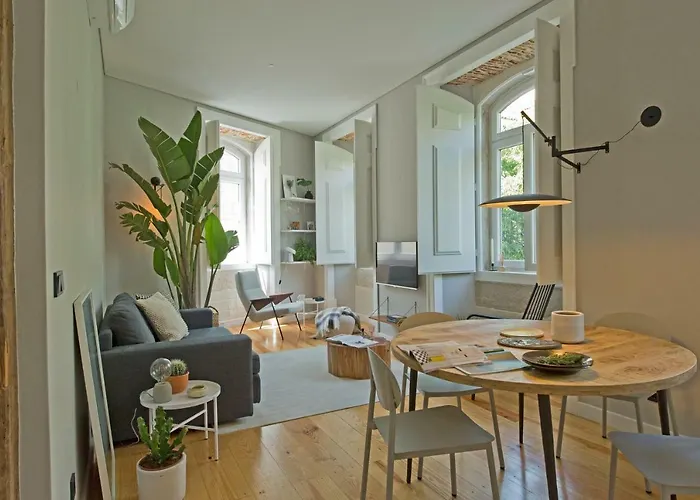 Update Urban Chic Flat In 19Th Century Building 2 Bedrooms & 2 Bathrooms & Ac Central Alfama District