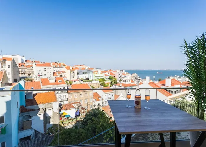Alfama Lounge Three-Bedroom Apartment W/ River View And Parking - By Lu Holidays