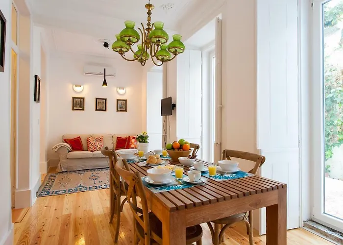 Principe Real Patio House