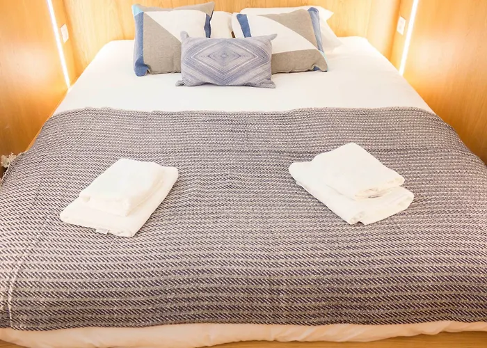Alfama Blue By Lu Holidays