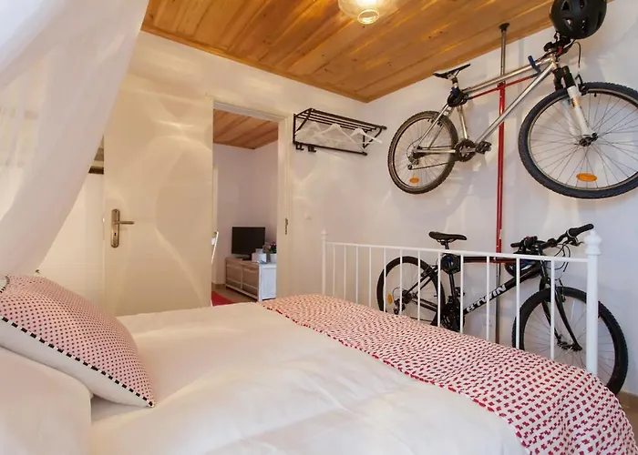 Alfama Charming Apt With 2 Free Bikes By Timecooler