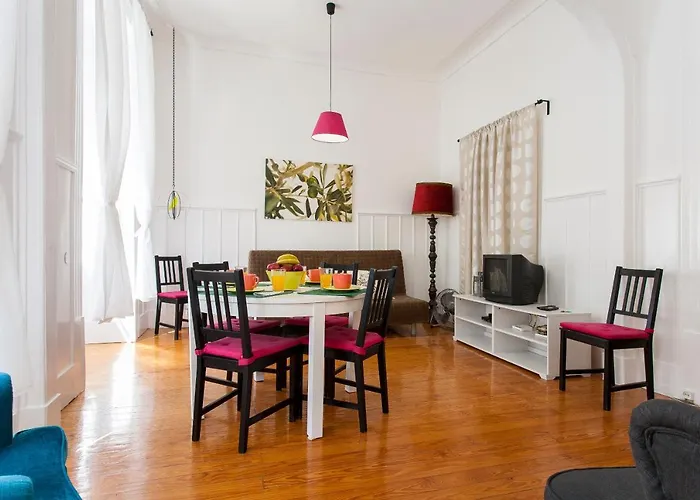 Downtown Augusta Apartment
