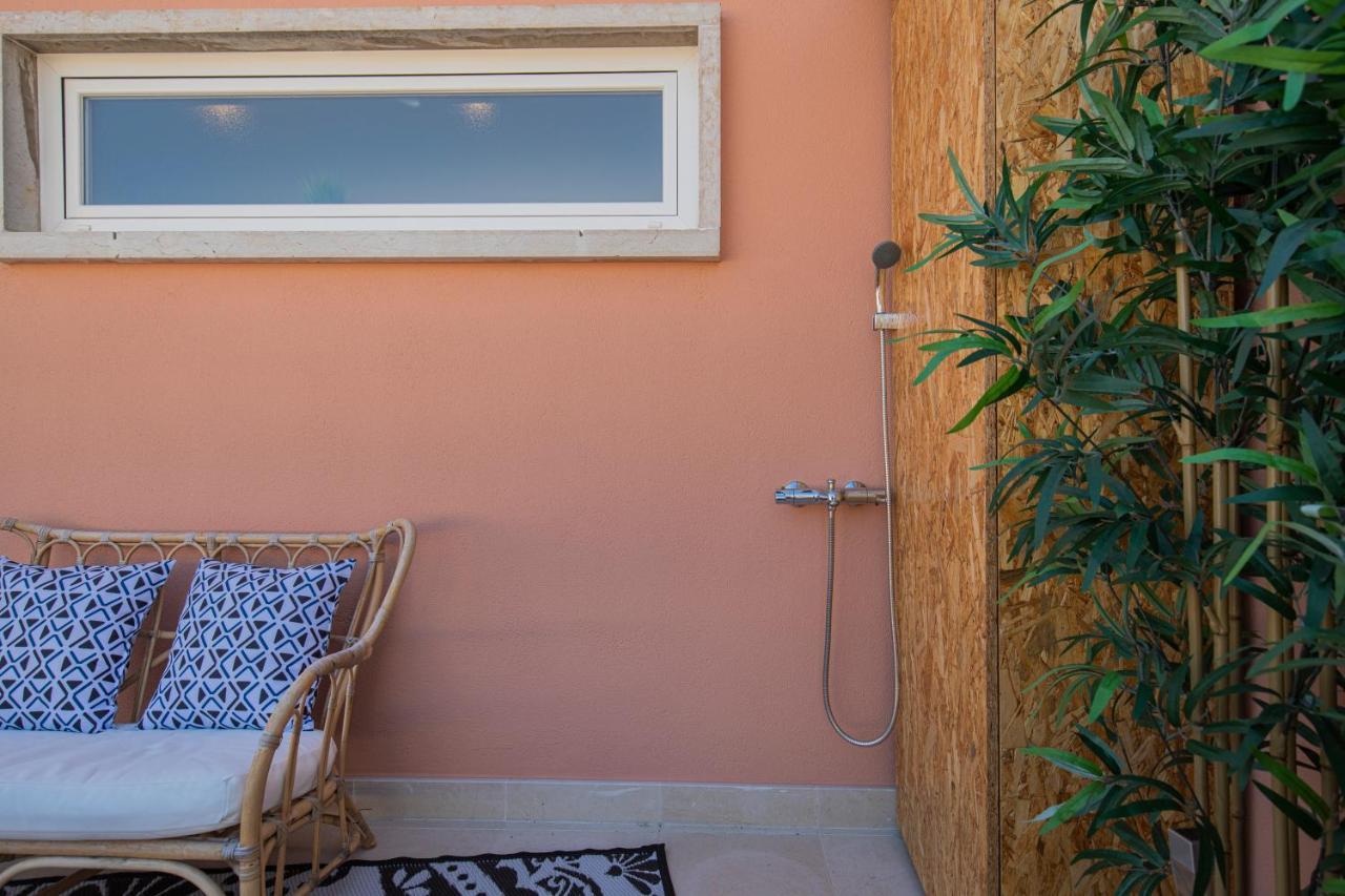Lovelystay - Sunny 1bdr W/terrace Apartment *