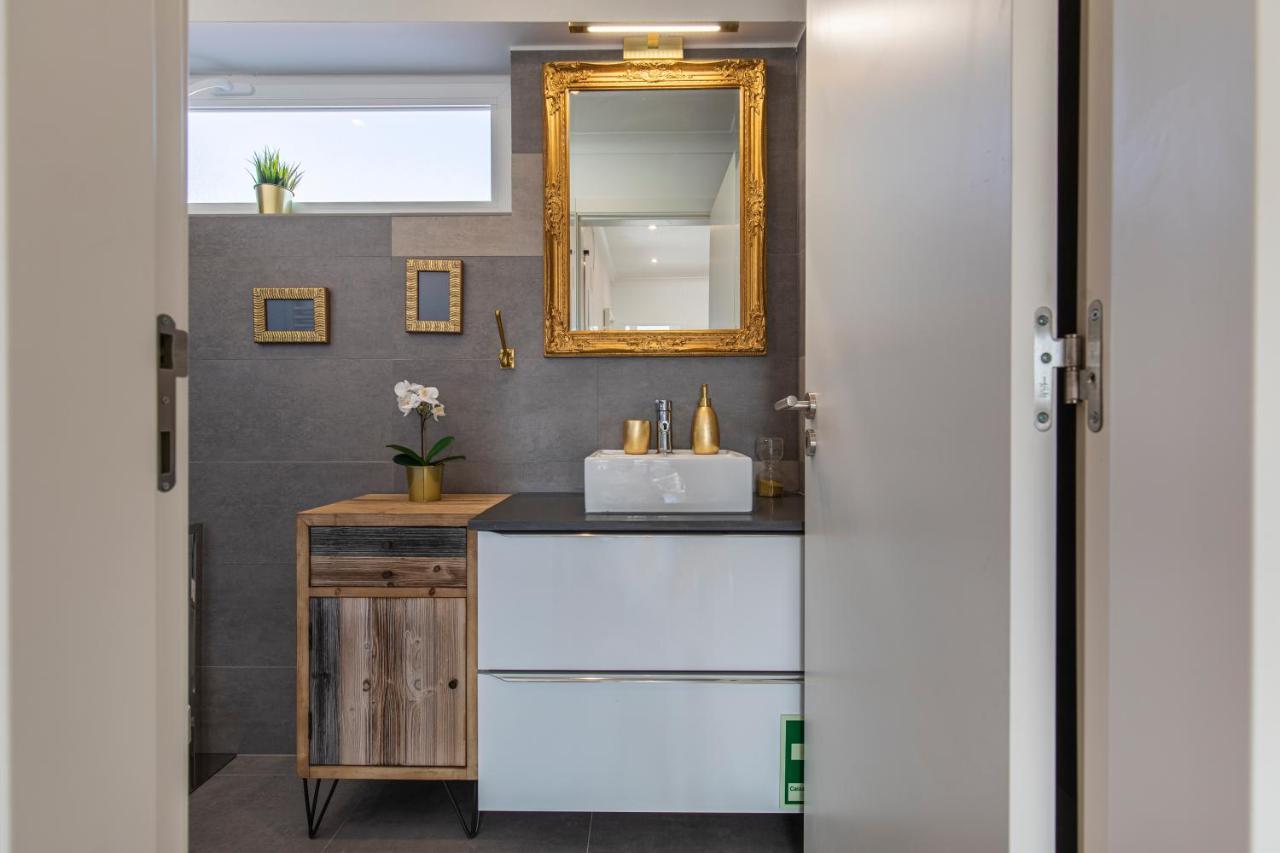 Lovelystay - Sunny 1bdr W/terrace Apartment Lisbon