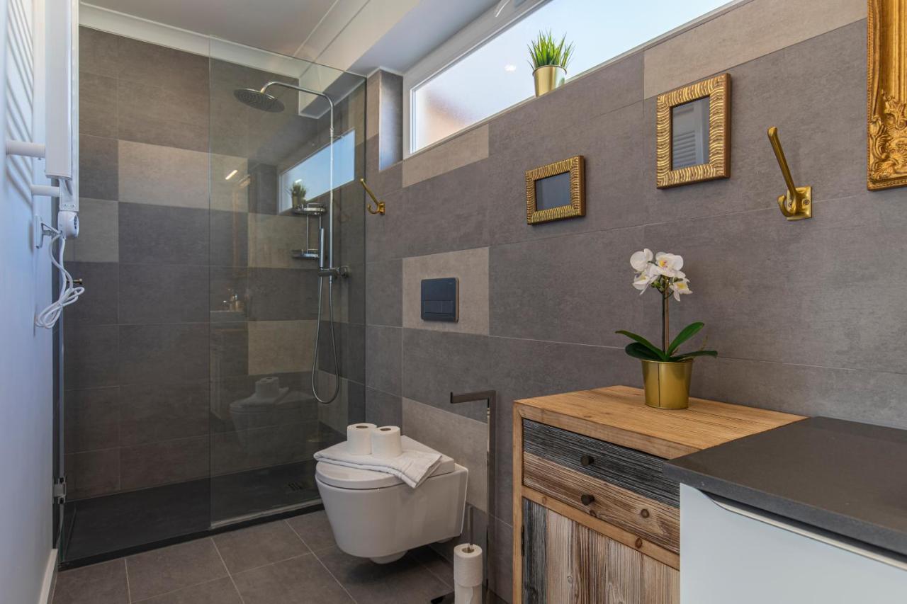 Lovelystay - Sunny 1bdr W/terrace * Lisbon