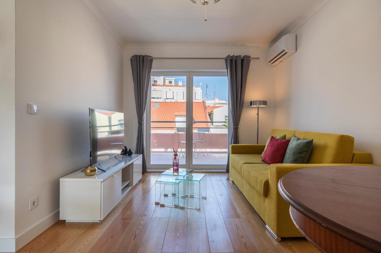 Lovelystay - Sunny 1bdr W/terrace Apartment