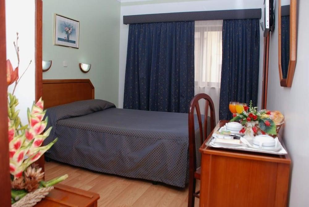 Hotel Anjos 3*