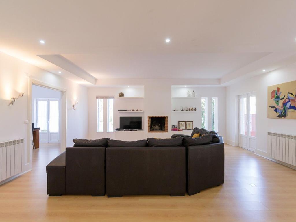Villa Garidas Titanio - Modern And Spacious 5 Bedroom For 10 - Private Gated Pool