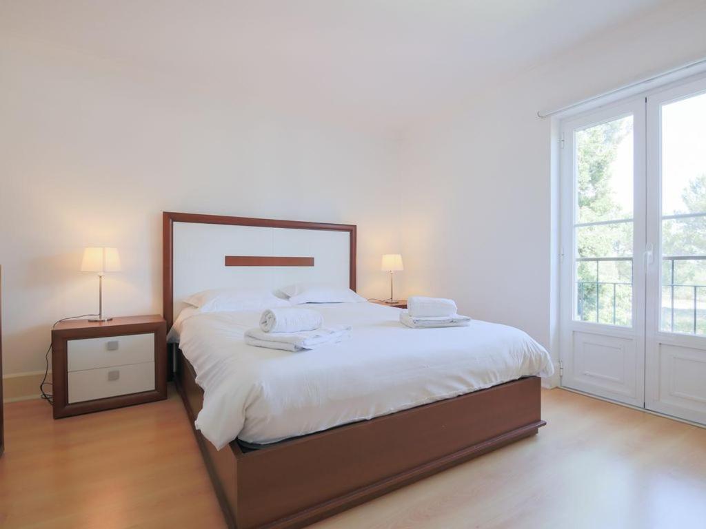 Villa Garidas Titanio - Modern And Spacious 5 Bedroom For 10 - Private Gated Pool Lisbon