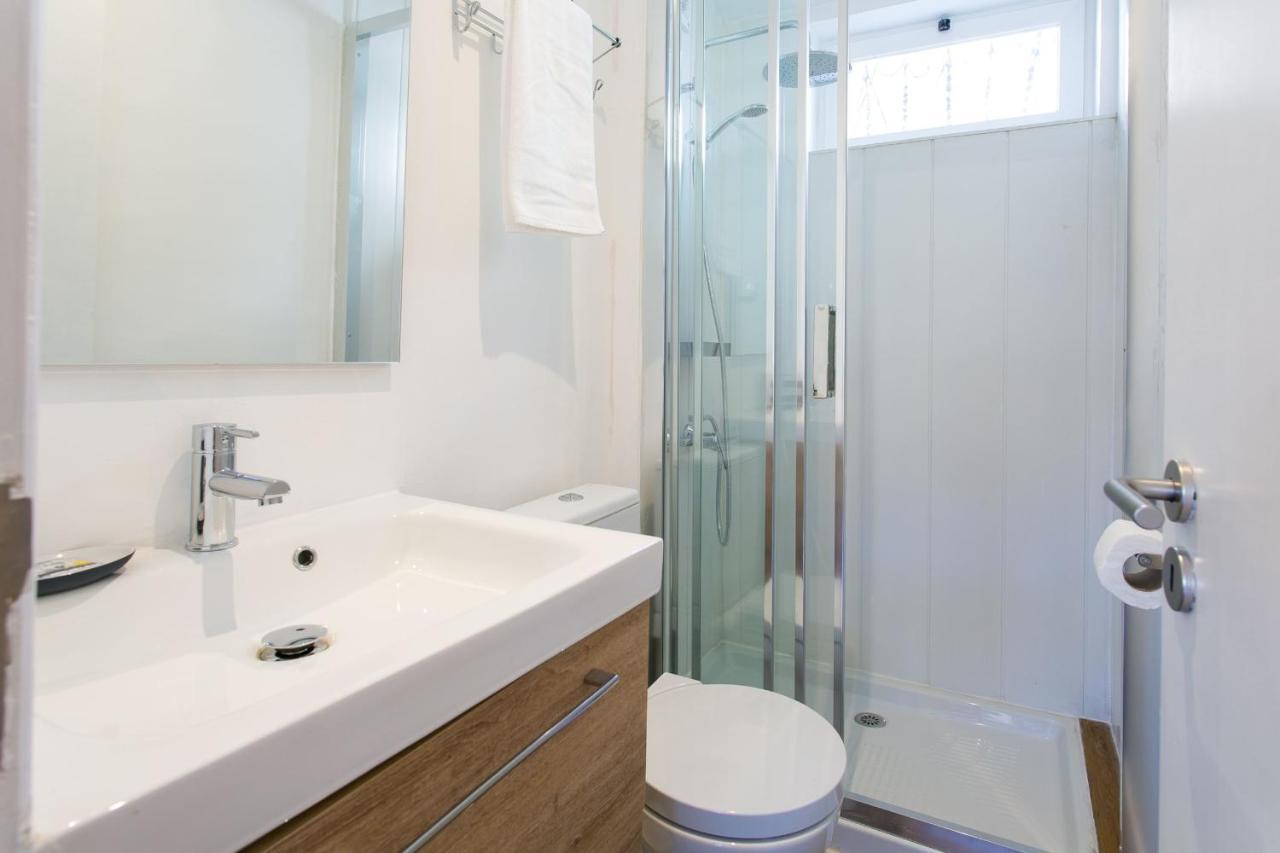 Sunlit Photographers 1bedroom In Alcantara Apartment Lisbon