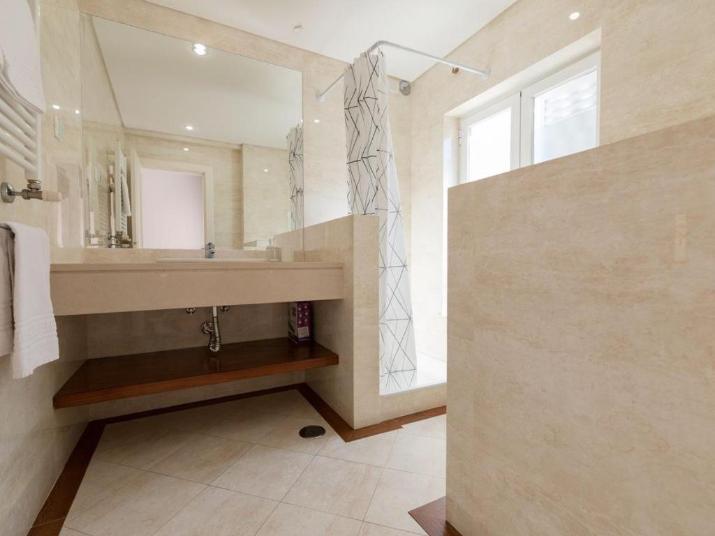 Villa Garidas Titanio - Modern And Spacious 5 Bedroom For 10 - Private Gated Pool