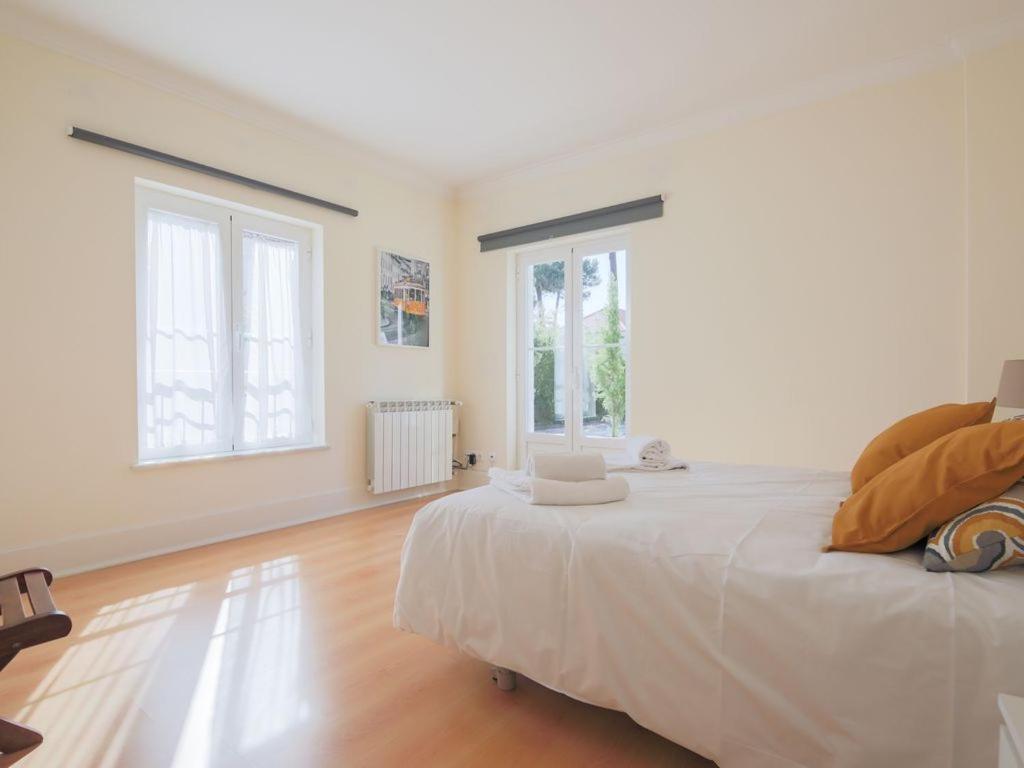 Garidas Titanio - Modern And Spacious 5 Bedroom For 10 - Private Gated Pool Villa Lisbon