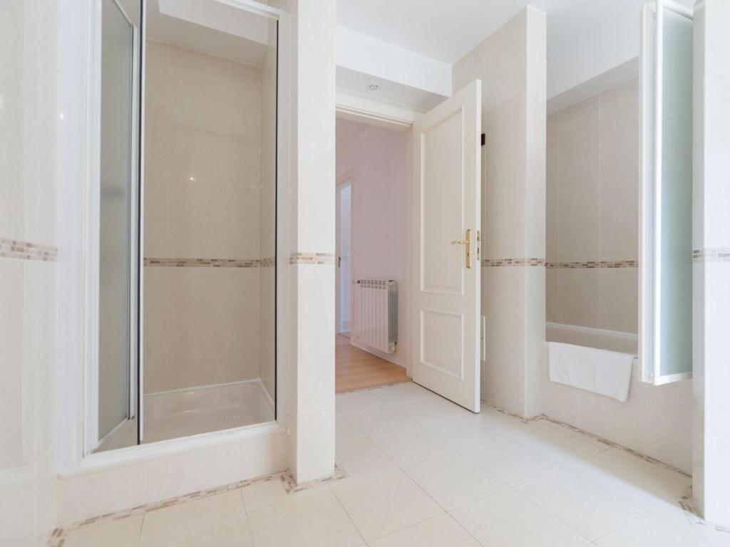 Villa Garidas Titanio - Modern And Spacious 5 Bedroom For 10 - Private Gated Pool Lisbon