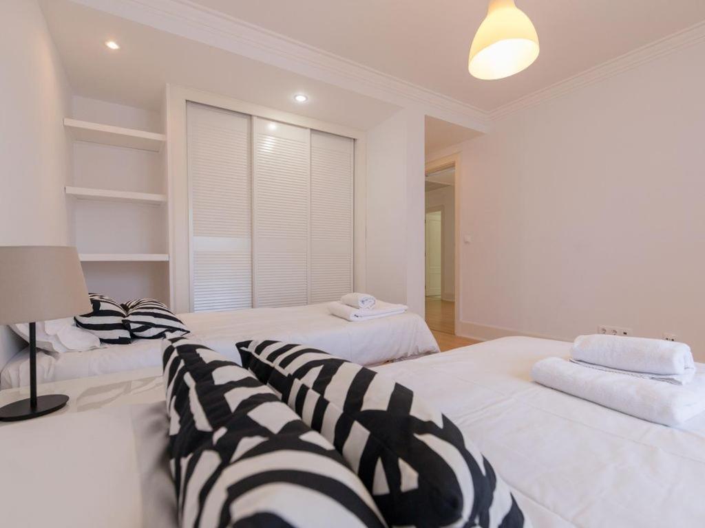 Garidas Titanio - Modern And Spacious 5 Bedroom For 10 - Private Gated Pool Lisbon