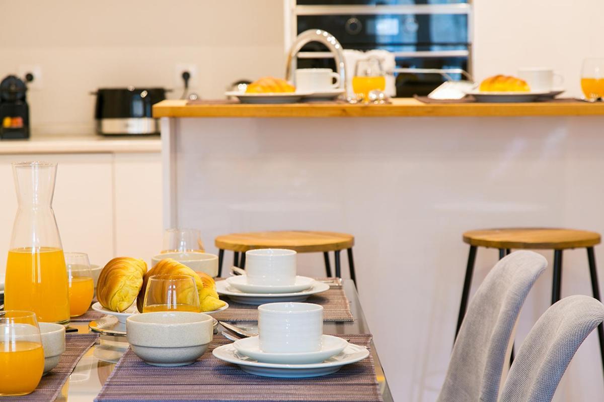 Lovelystay - Cozy 3bdr In Estrela Apartment Lisbon