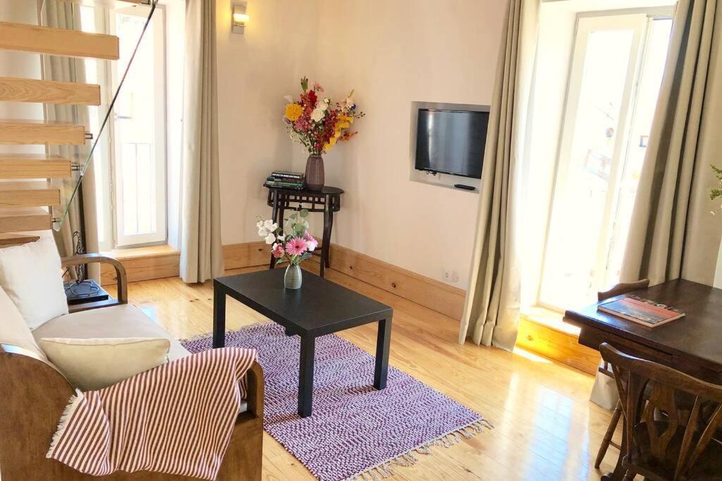 32 - Center Of Duplex Apartment, Barrio Alto * Lisbon