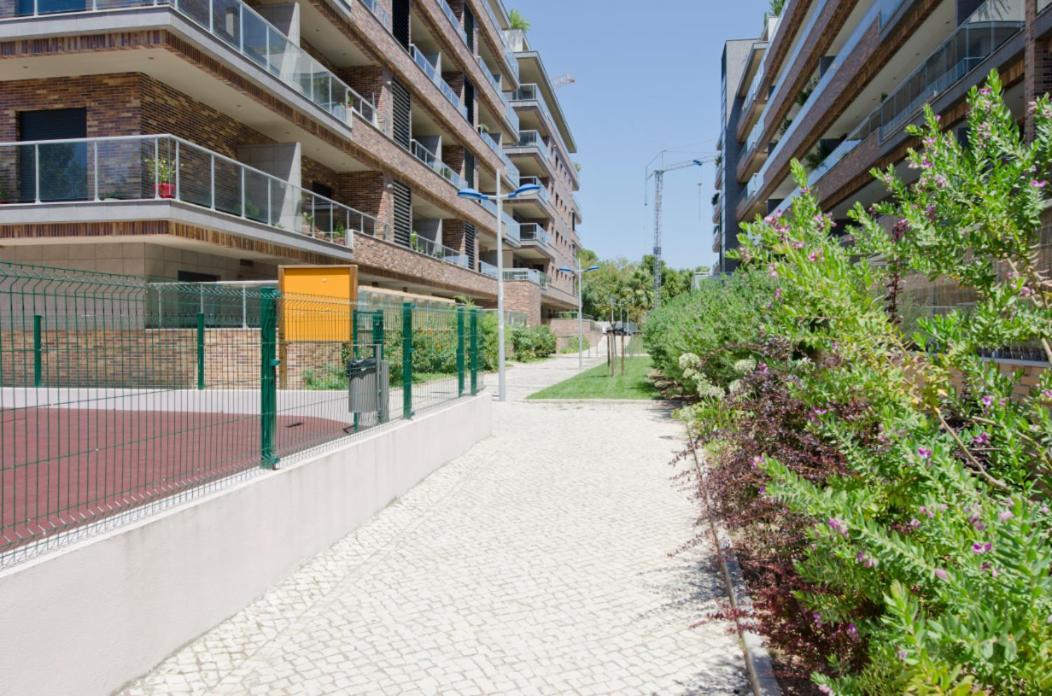 Apartment Parque Nacoes / Jardins Cristo Rei *