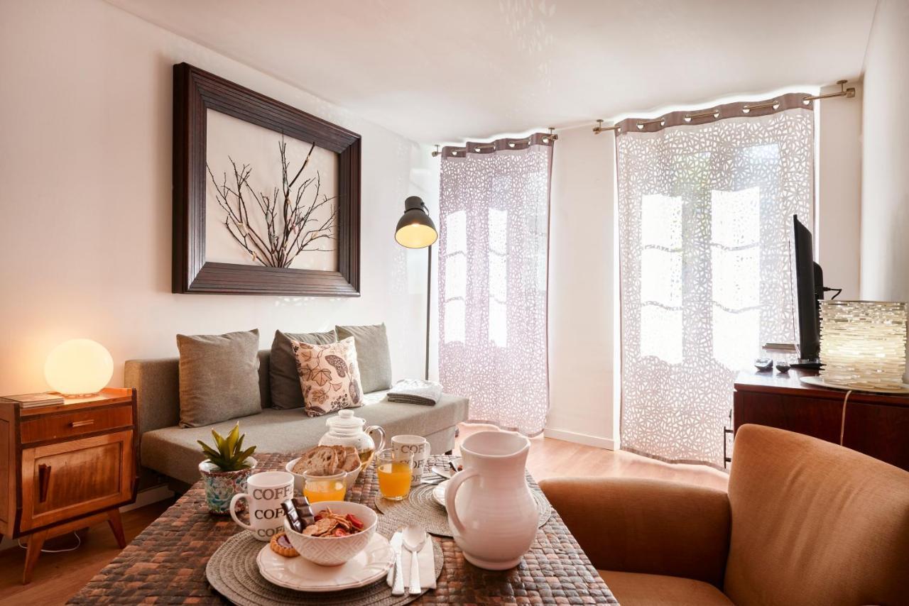Apartment Renovated Charming Apartment, By Timecooler *