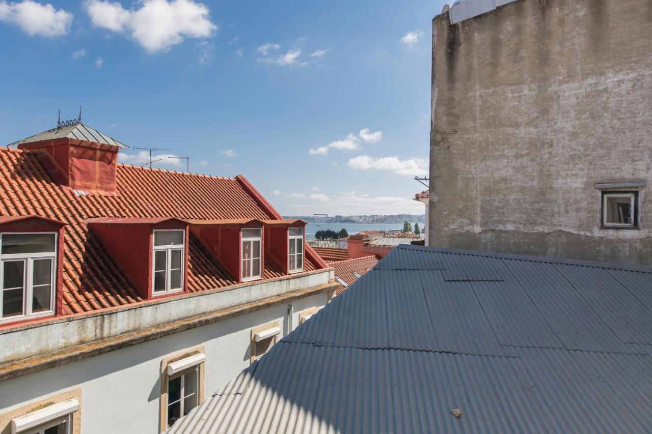 Apartment Terrace & River View In Alfama *