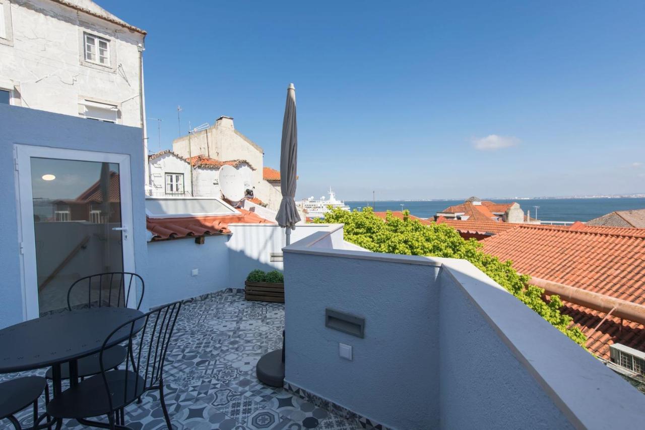 Terrace & River View In Alfama Apartment *