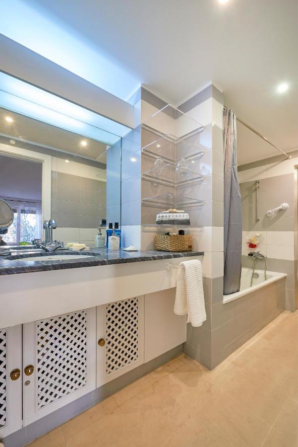 Modern With Swiming Pool & Garage - Apartment *
