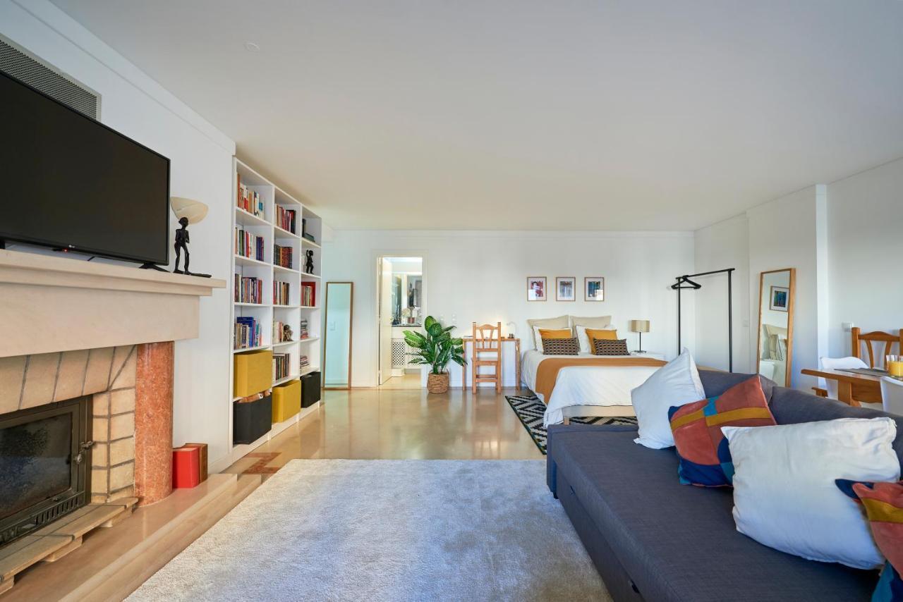 Modern With Swiming Pool & Garage -