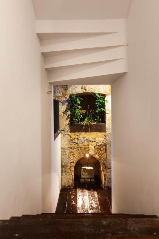 Apartment Old Stables Chiado - 1 Bedroom In The Red Heart Of Lisbon