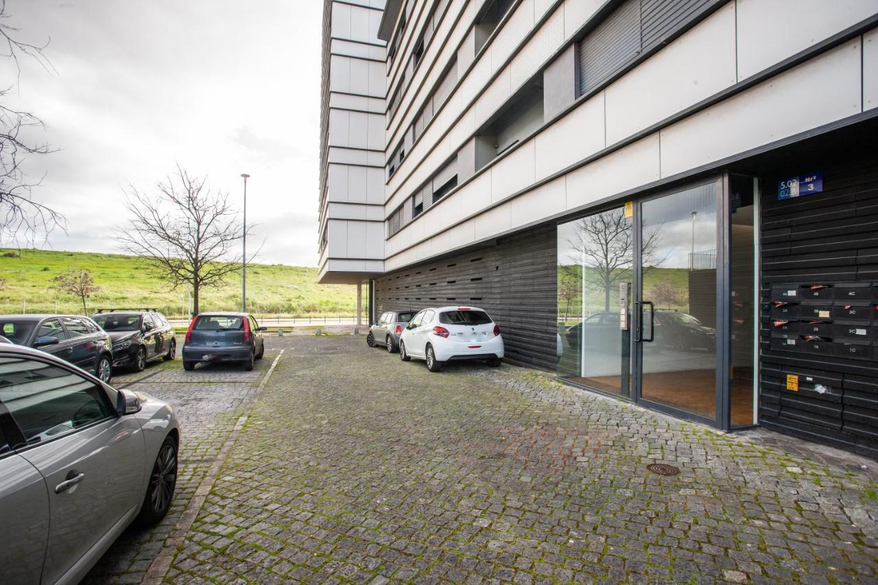 Flh Expo Modern Flat With Balcony Apartment