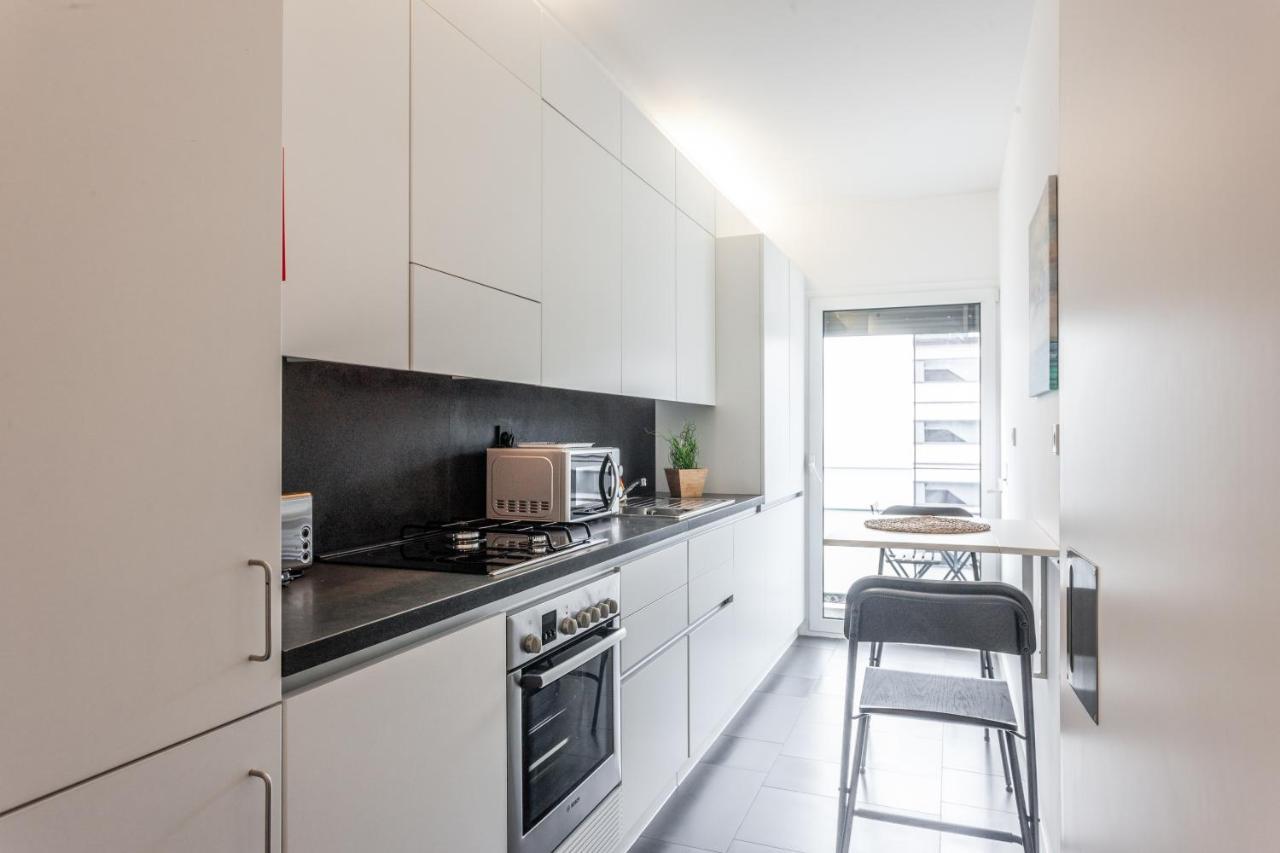 Apartment Flh Expo Modern Flat With Balcony *