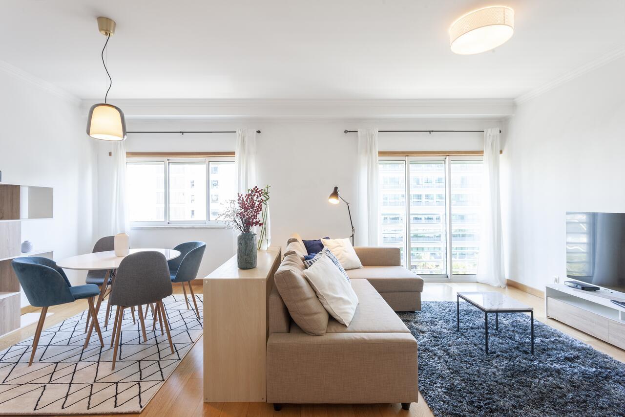 Orient - Modern, Spacious And Sunny! By The River! * Lisbon