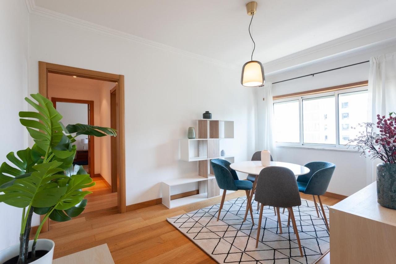 Orient - Modern, Spacious And Sunny! By The River! Lisbon