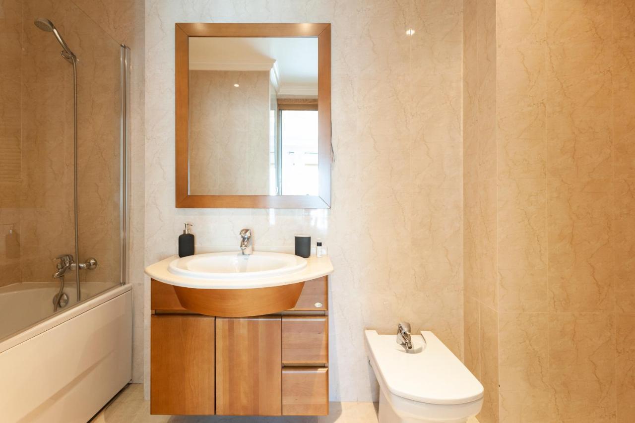 Apartment Orient - Modern, Spacious And Sunny! By The River! Lisbon