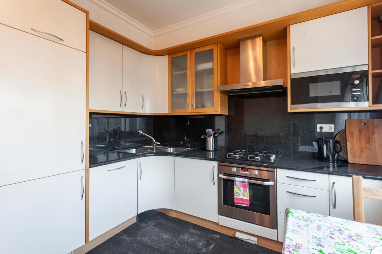 Orient - Modern, Spacious And Sunny! By The River! Apartment