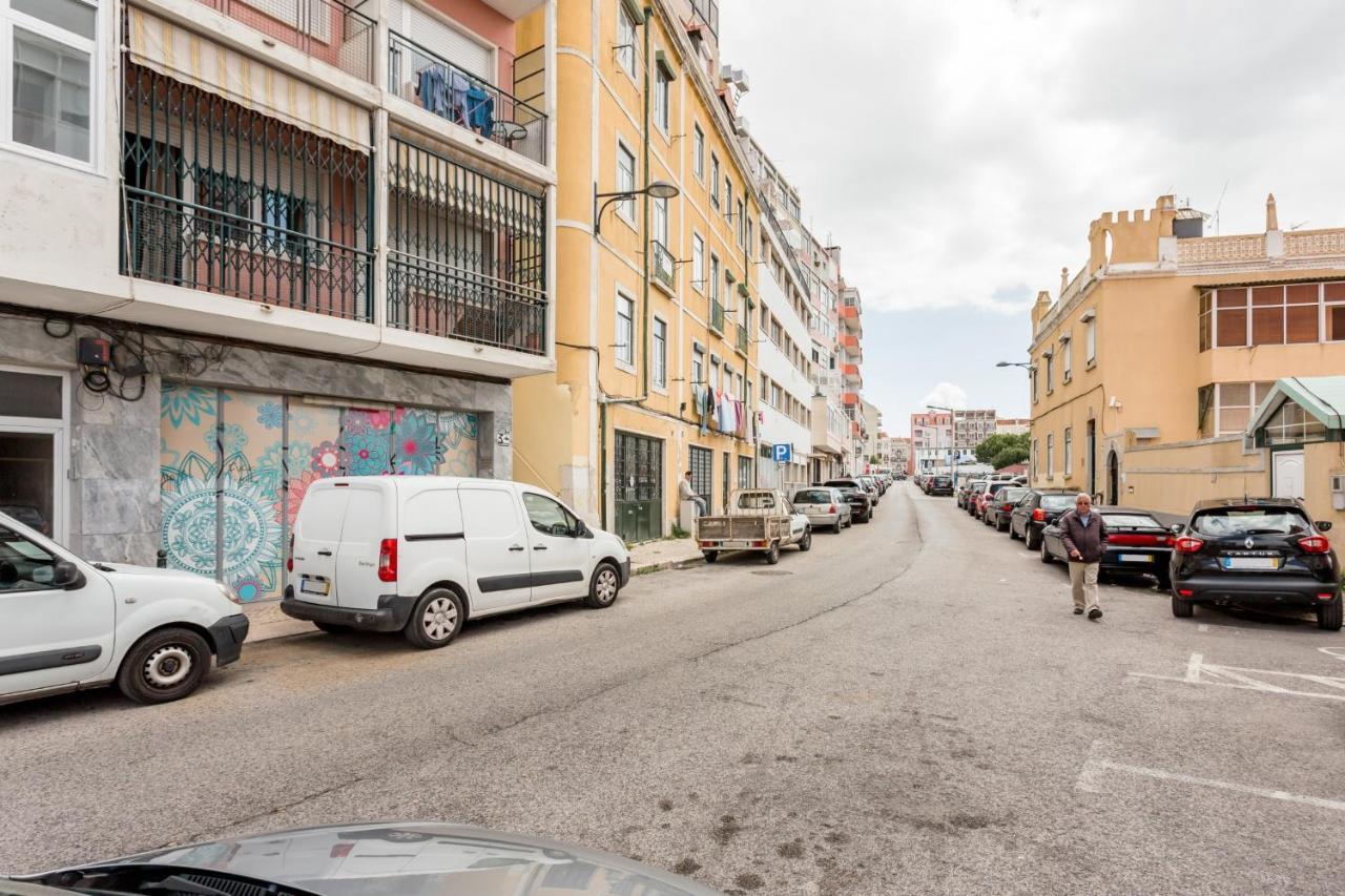 Stroll To Coffee Shops Near A Renovated Hillside In Graca *