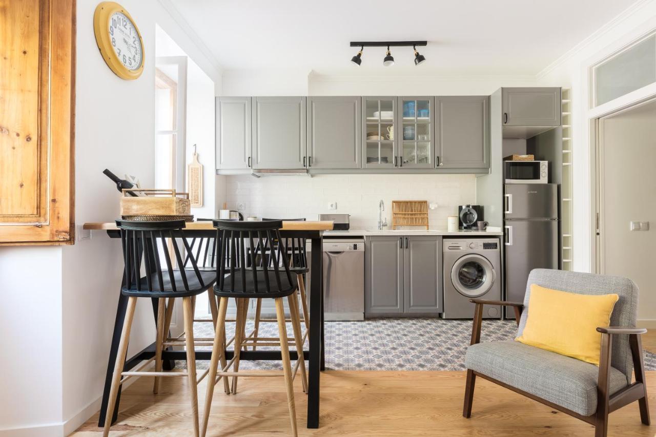 Apartment Feel In Stunning Renovated Nest In Graca Lisbon