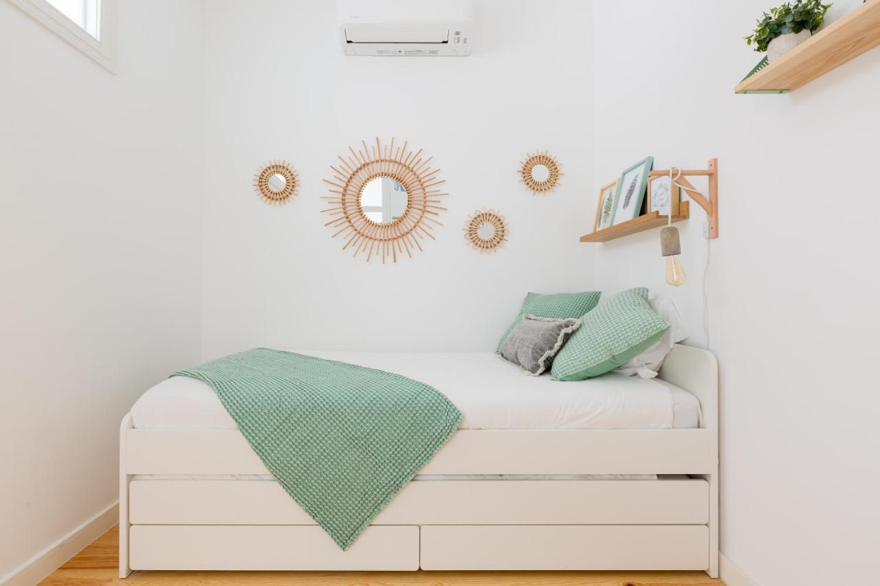 Feel In Stunning Renovated Nest In Graca Apartment Lisbon