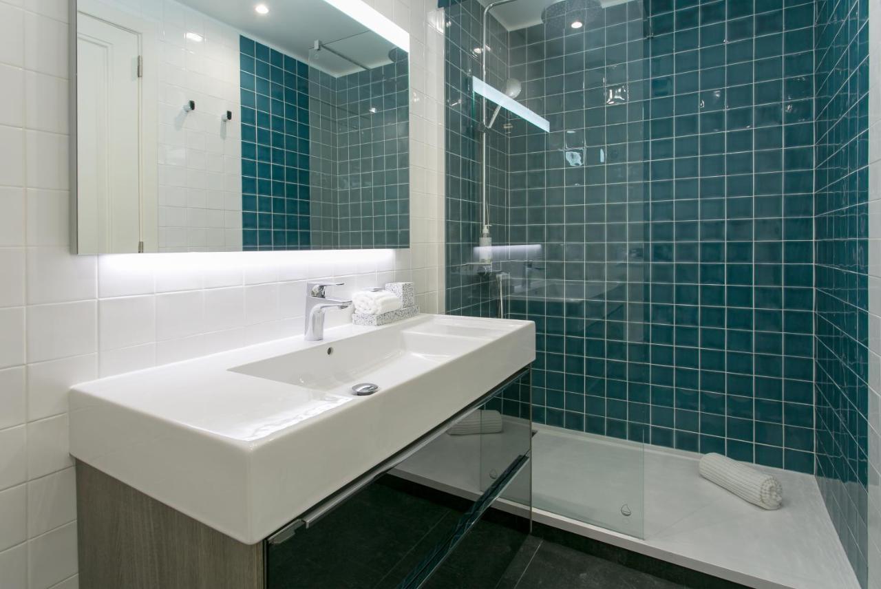 Apartment Luxury Retreat! 2 Suites, Balcony & Views!! Lisbon
