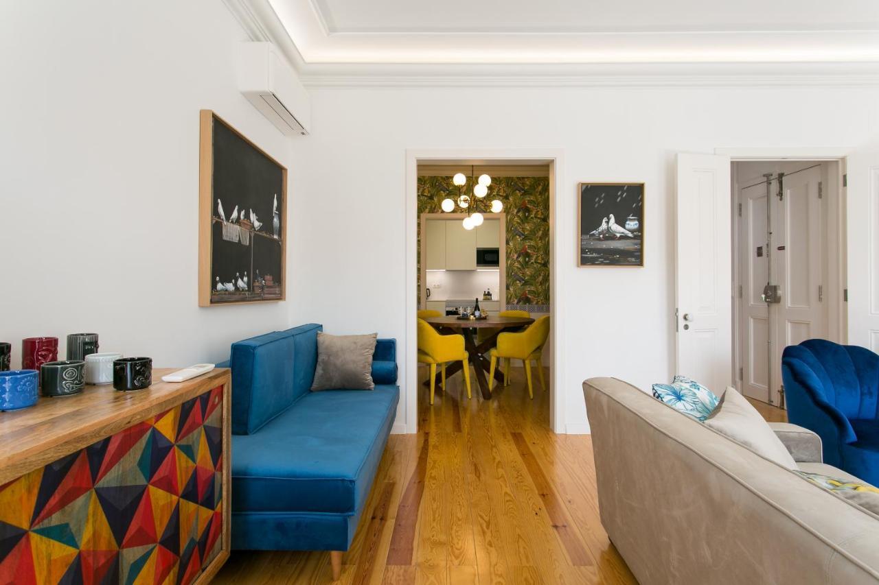Apartment Luxury Retreat! 2 Suites, Balcony & Views!!