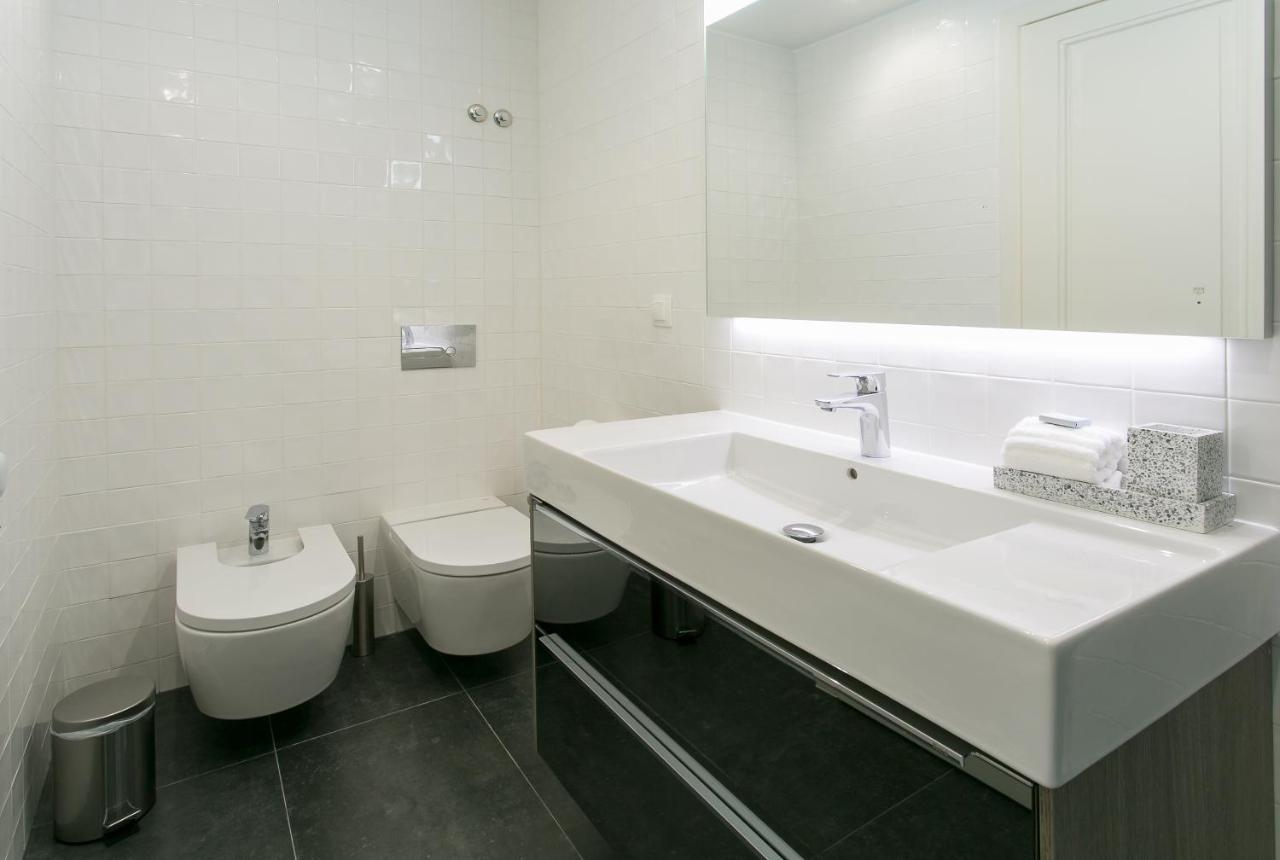 Luxury Retreat! 2 Suites, Balcony & Views!! Apartment *