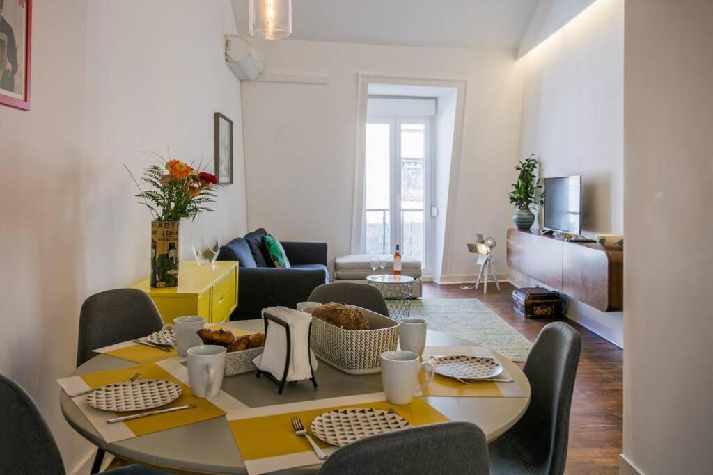 2 Bedroom With Ac Next To Avenida Da Liberdade Apartment *