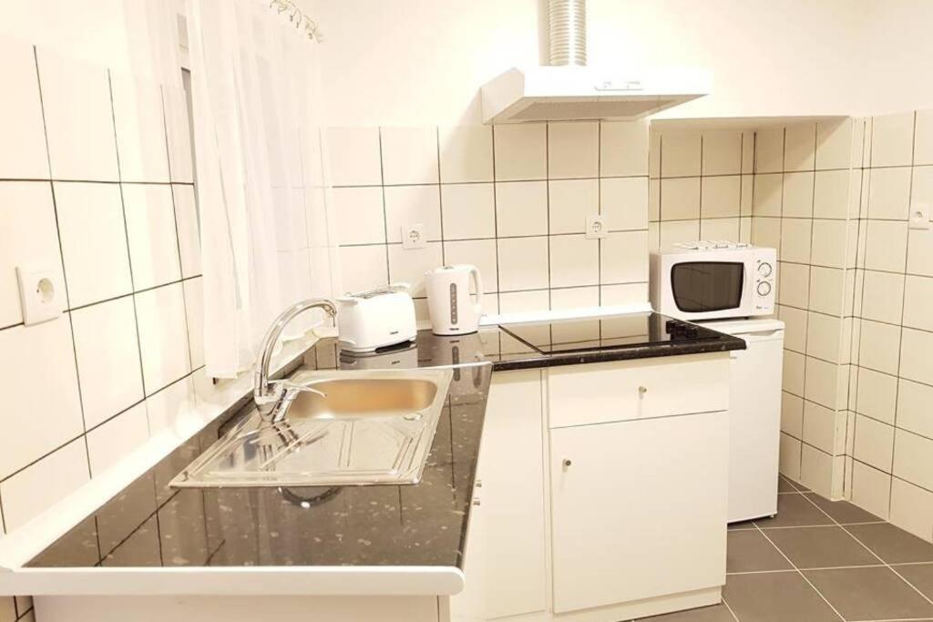 Inloveapartments - Typical Alfama Balcony Apartment *