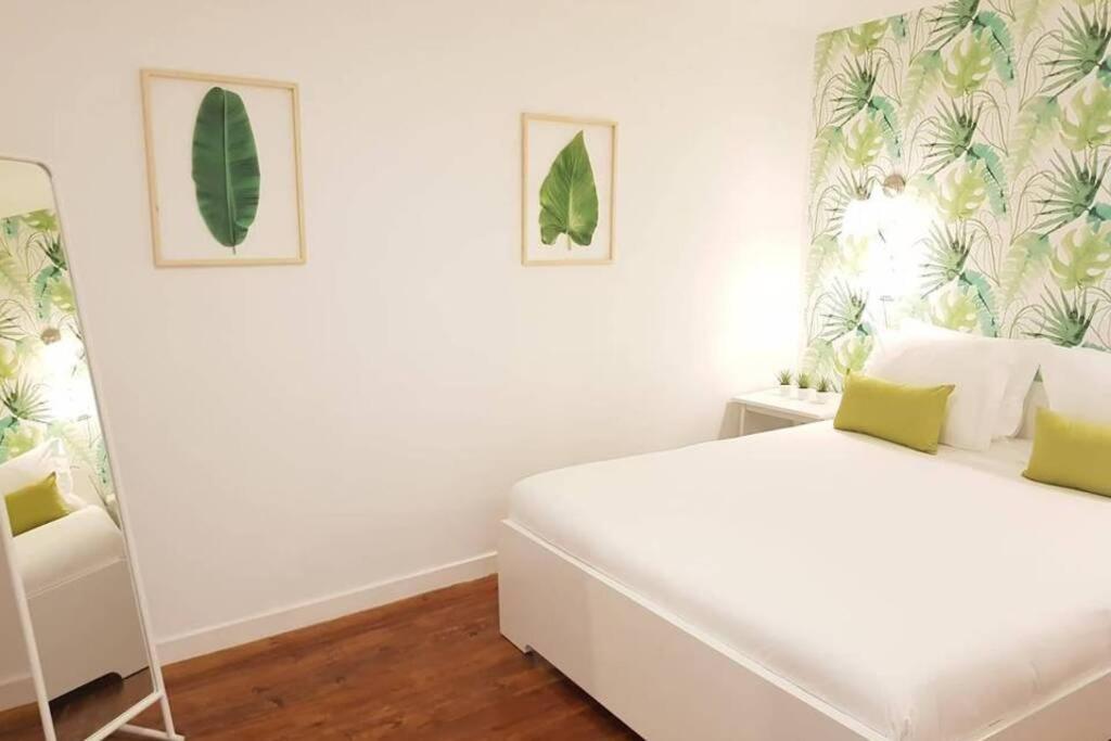 Inloveapartments - Typical Alfama Balcony Apartment Lisbon
