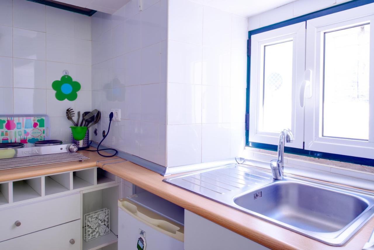 Cozy House By Famous Flea Market With Terrace Apartamento Lisboa
